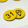 Pikkukuva 4 / 5: Numeroituja tunnisteita, kaiverretut numerot, avaimenperät ilman reikiä - Perfet 1-100 Yellow