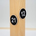 Miniatyrbilde 5 av 5: Nummererte merkelapper - Graverte nummererte merkelapper, ID-merkelapper, nøkkelmerkelapper uten hull - Perfekt 51-100 Black