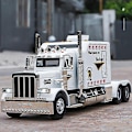 Miniatyrbillede 2 af 5: 1:24 Peterbilt 389 Traktor Truck Legetøjsmodel i Metal med Lyd og Lys - Perfekt til Børn Black