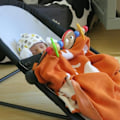 Miniatyrbilde 3 av 5: Baby vippestol med matchende søvnhjelpende musikkleke - Perfekt