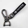 Miniatyrbillede 1 af 5: Læder Nøglering til Bil | Metal Finish | Robust Nøglering | Nøglering og Krogbeslag - Perfekt Gun Color Hardware Toyota
