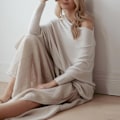Miniatyrbild 3 av 4: Asymmetrisk Draperad Jumper, En Jumper Så Mjuk Som Moln Damernas Långärmad Slouch Batwing Enfärgad Mjuk Stickad Jumper-Perfekt White