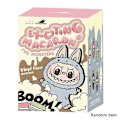 Miniatyrbilde 1 av 5: Pop Mart Labubu The Monsters – Spennende Macaron Plysj Nøkkelring Serie-Perfet (1 Blind Box, 17 cm) 1 Random