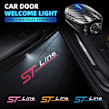 Pikkukuva 2 / 2: 2 kpl USB-ladattavat ST Line -logolla varustetut auton oven HD LED-lamput projektorit kohteliaisuus tervetuloa valot Ford Mondeo Kuga Focus Fiesta -Perfet A