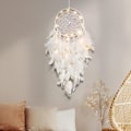 Miniatyrbillede 3 af 6: LED-drømmefanger til børn vægskilt Hvide fjer Drømmefanger med lyse perler Boho-indretning Vævet kunstornament Håndlavet gave til børneværelset