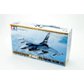 Miniatyrbild 3 av 4: Tamiya 1/48 F-16C (block 25/32)