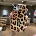 Pikkukuva 2 / 2: Muodikkaat kotelot sormenpidikkeellä - iPhone 12 Mini, Leopardi Flerfärgad