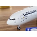 Pikkukuva 11 / 11: Revell Airbus A330-300 - Lufthansa 'Uusi Livery' 1:144