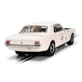 Miniatyrbillede 6 af 10: SCALEXTRIC Mustang Bill & Fred Shepherd, Goodwood Revival