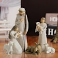 Miniatyrbillede 5 af 5: 6-delt krybbespil figursæt. Hellig familie, tre lam, tre personer, engel og hyrde