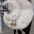 Pikkukuva 8 / 8: Upouusi lapuilla varustettu Jellycat Amuseable Moon -laukku. Söpö pehmolelu