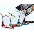 Miniatyrbillede 4 af 5: Finger Scooter Skateboard Legetøj i Legering til Småbørn Tilfældig Farve