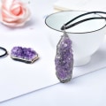 Miniatyrbild 4 av 5: Ametist Cluster Stone Halsband Raw Crystals Heal Stone hänge