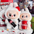 Miniatyrbilde 1 av 4: Labubu Macaron Monster Nøkkelring Det spennende monsteret Macarons Vinyl Face Plysj Nøkkelringer Kunst Samleobjekter Leker Gaver for b coca Färg Slumpmässig