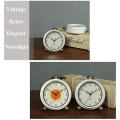 Miniatyrbild 3 av 3: Larm C, Retro Non-tic Bord C Manövrerad S Larm C Med Quartz , Skrivbord C För sängar R ()