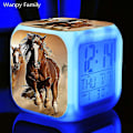 Miniatyrbild 4 av 5: Running Horse Väckarklocka 7 Färg Glödande Led Digital Väckarklocka Barnleksaker Multifunktion Lysande Färgbyte Klockor Reloj MULTI