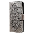 Miniatyrbild 2 av 5: Präglad Mandala Blomma PU Läder Telefonställ Skydd Plånboksfodral med Rem för iPhone 13 6.1 tum Multicolor Style C