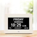 Miniatyrbild 4 av 5: 2023 Ny digital demensklocka Kalenderklocka Dag Datum Klocka Stor display Stor Klar Oförkortad tid och datum white