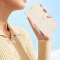 Miniatyrbillede 4 af 5: Stødsikkert Rhombus Syning Læder Etui med Pung og Støttefod til iPhone 15 Pro White