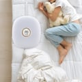 Miniatyrbillede 3 af 4: Vibrationsvækkeur LED Digitalure 10 Minutters Snooze Multifunktionel Bip Vækning Til Hørehæmmede Beskyttelse Under Pude Soveværelse White