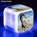 Miniatyrbild 1 av 5: Tyrannosaurus Dinosaurie Väckarklocka 7 färgbyte Multifunktions väckningstimer Barnrum Lysande elektronisk watch Present till barn Pink