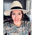Miniatyrbilde 3 av 6: Hatt i strå for kvinner, Panama-hatt, Fedora, Strandhatt, Bredbremmet, Rullbar, UPF 50+ White