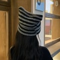 Pikkukuva 5 / 5: Neulokissa-pipo, pehmeä löysä raidallinen neulottu pipohattu, vintage-naisten löysät pipot, neulottu kissankorvahattu naisten talviset lämpimät pipohatut (tummanharmaa)
