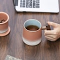 Miniatyrbillede 4 af 5: Keramisk tekopp med infuser og låg (13oz), tekrus med træhåndtag, gradientmønster og skyudskæringsgaveæske (Pink)