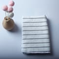 Miniatyrbilde 2 av 7: Mikrofiber Kjøkkenhåndklær - 8-pakning (Stripete Grå og Hvit) - Myke, superabsorberende, lofrie kjøkkenhåndklær, 45 x 65cm