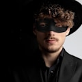 Pikkukuva 2 / 4: 2 kpl Halloween-naamioita naamiaisnaamioita Cosplay-juhlapukeutumistarvikkeita (musta)