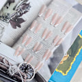 Miniatyrbilde 3 av 5: 24 PCS Lange Kiste Falske Negl Glans Akryl Falske Negl Kunstige Krystall Trykk på Negl Ballerina Negl for Kvinner Jenter