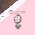 Miniatyrbilde 5 av 5: Bryllupsbukett Foto Charm DIY Pin Brosje Lacy Frame Charm Ova 4