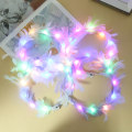 Miniatyrbilde 6 av 8: LED Feather Wreath Crown Light-Up Luminous Hodeplagg for jenter 4(color light white)