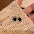 Miniatyrbilde 4 av 5: Øredobber for kvinner Asymmetrical e Bowknot Black Heart Drop Earrin