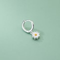 Miniatyrbillede 4 af 6: 1 Par nye Simple e Daisy Flower Pendant Stud øreringe til kvinder