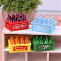 Pikkukuva 4 / 5: 1 setti 1:12 nukkekodin miniatyyri soodapullo ja säilytyslaatikko L Orange