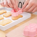 Miniatyrbilde 4 av 8: 6PC Hundebakeformsett DIY 3D tegneseriefigur Modell Cookie ters 6pcs/lot