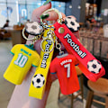 Pikkukuva 2 / 8: Jalkapallojersey-avaimenperä sarjakuva ja nuken avaimenperä Creative Fashio A3