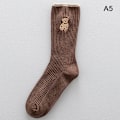 Miniatyrbild 1 av 8: 1 par Cartoon Bear Strumpor Mjuka bomullsstrumpor Höstkaffe Stock A5