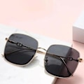 Miniatyrbilde 5 av 8: Versjon av Square Metal Frame Gradient Color Solbriller Men And 02