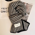 Miniatyrbild 7 av 8: Kvinnors Thousand Bird Checker Stickad Scarf för höst och vint A2
