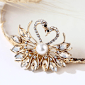 Miniatyrbilde 4 av 5: e Crystal Pearl Swan brosjer for kvinner bryllup smykker Vintage Purple