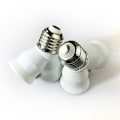 Pikkukuva 4 / 5: Ruuvaa E27 LED-valon lampun polttimokanta E27 jakajaan 2-E27 E27 to 2-E27