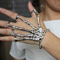 Pikkukuva 4 / 8: Steam Punk Rannekoru Gothic Hand Skull Skeleton Säädettävä Silver