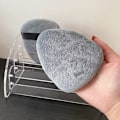 Pikkukuva 3 / 8: 10,8 cm Meikkipuuteri Puff Soft Large Drop Velour Puff Cosmetic Gray