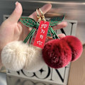 Miniatyrbilde 3 av 8: e Plysj Ball Cherry Key Chain Cartoon Ball Car Key Chain Pendan Red