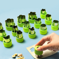 Miniatyrbilde 2 av 8: Grønnsaksfrukt ter Rustfritt stål Blomster Tegneserie Shape Mold 9pcs-Green