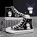 Pikkukuva 1 / 4: Sanrio Kuromi Canvas Tennarit Korkeat Vapaa-ajan Urheilukengät Kampuslahja Pojat Tytöt Opiskelijat Uusi Pari Paksut Pohjat Zapatos De Mujer 2-WELLNGS 42