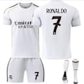 Miniatyrbild 1 av 2: 2526 Ny Real Madrid Fotbollströja med Korta Ärmar för Vuxna och Barn - Flera Stilar Nr.7 RONALDO No.7 RONALDO 24
