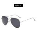 Pikkukuva 1 / 4: Klassiset polarisoidut aurinkolasit Muoti värikalvo aurinkolasit Unisex Aviator aurinkolasit Hopea kehys täysi harmaa Silver frame full Gray PG3026